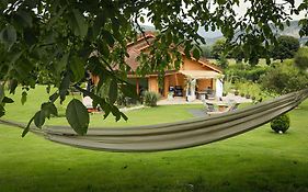 Magnifique Chalet Avec Piscine Et Salle De Sport